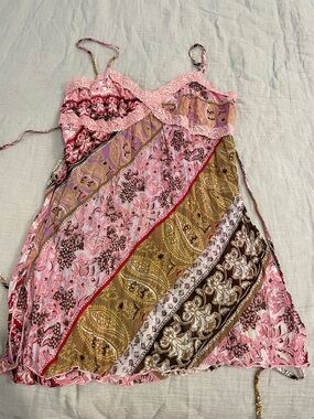 Pretty Good Pink Multi-Color Paisley Lace Trim Slip Dress